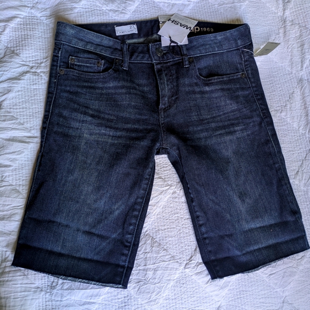 NWT...GAP 1969 Women's "Always Skinny" Denim Shorts Size 27 - Picture 8 of 9